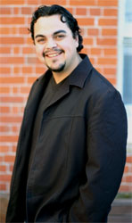 Mauricio Standing
